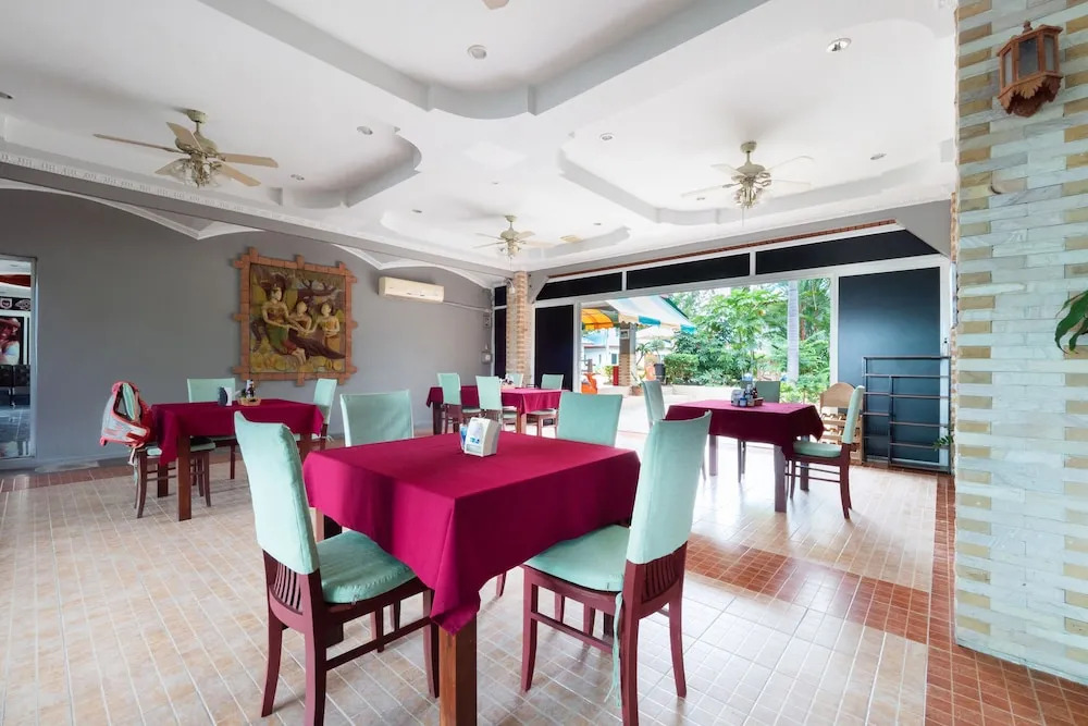 Rendezvous Resort Pattaya(รองเดวู รีสอร์ท พัทยา)