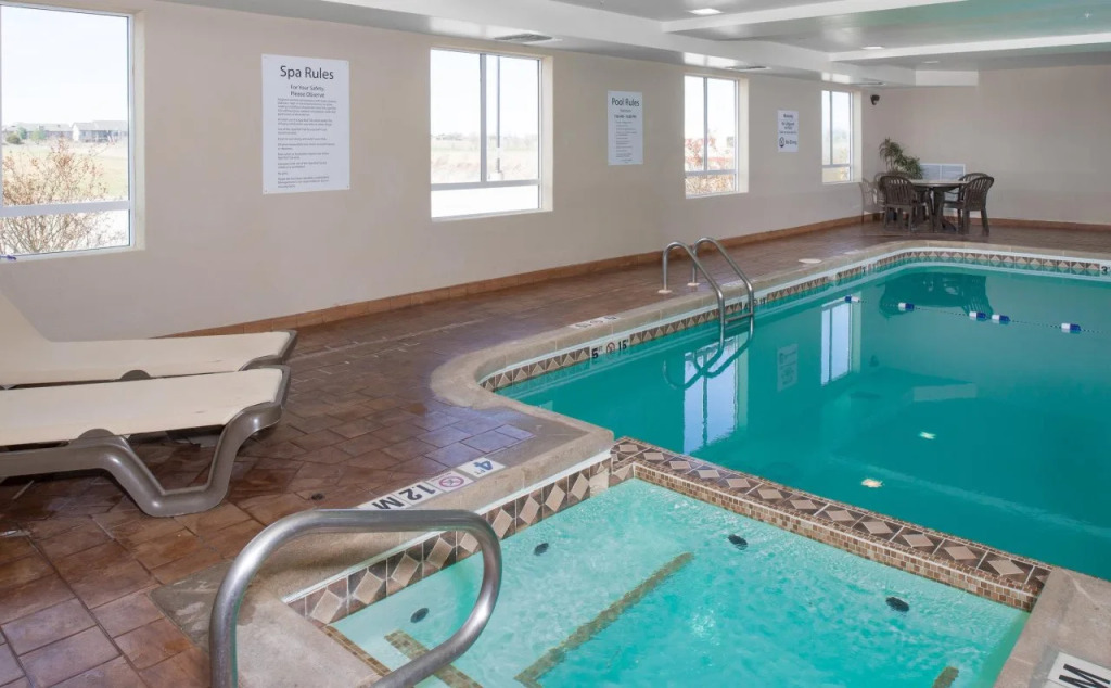 Holiday Inn Express Northwest Maize by IHG