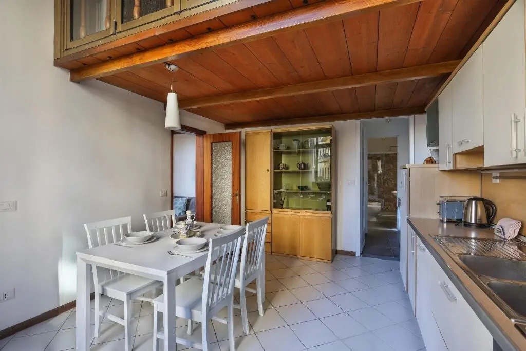 Santa Maria Novella Bright and Modern Apartment