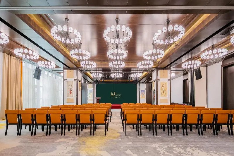 Grand Madison Hongjian Zhongchuan Airport