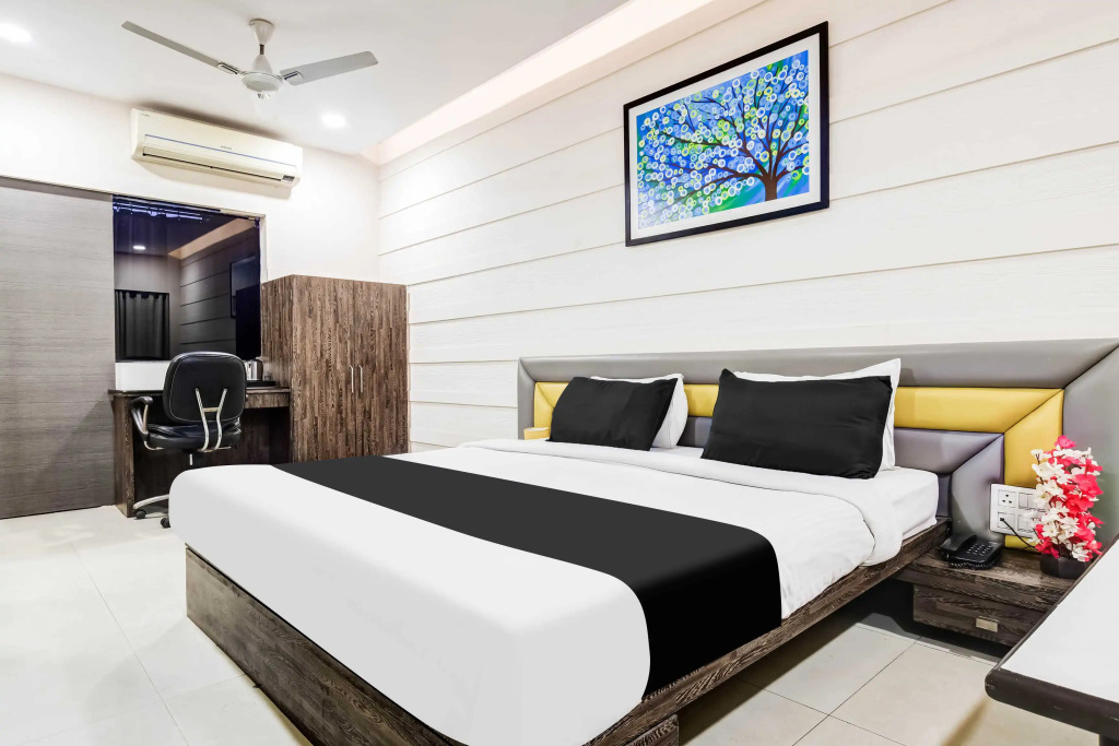 Townhouse Oak Dewas Junction