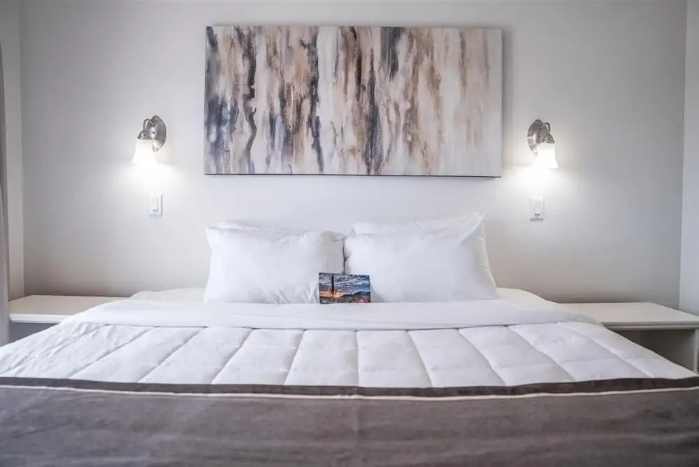 203 Fully Furnished with WiFi by RedAwning