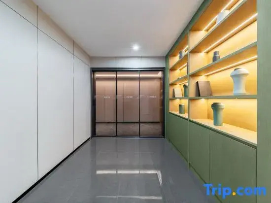 Yizhi Hotel (Huayang Metro Station Exhibition Center Store)