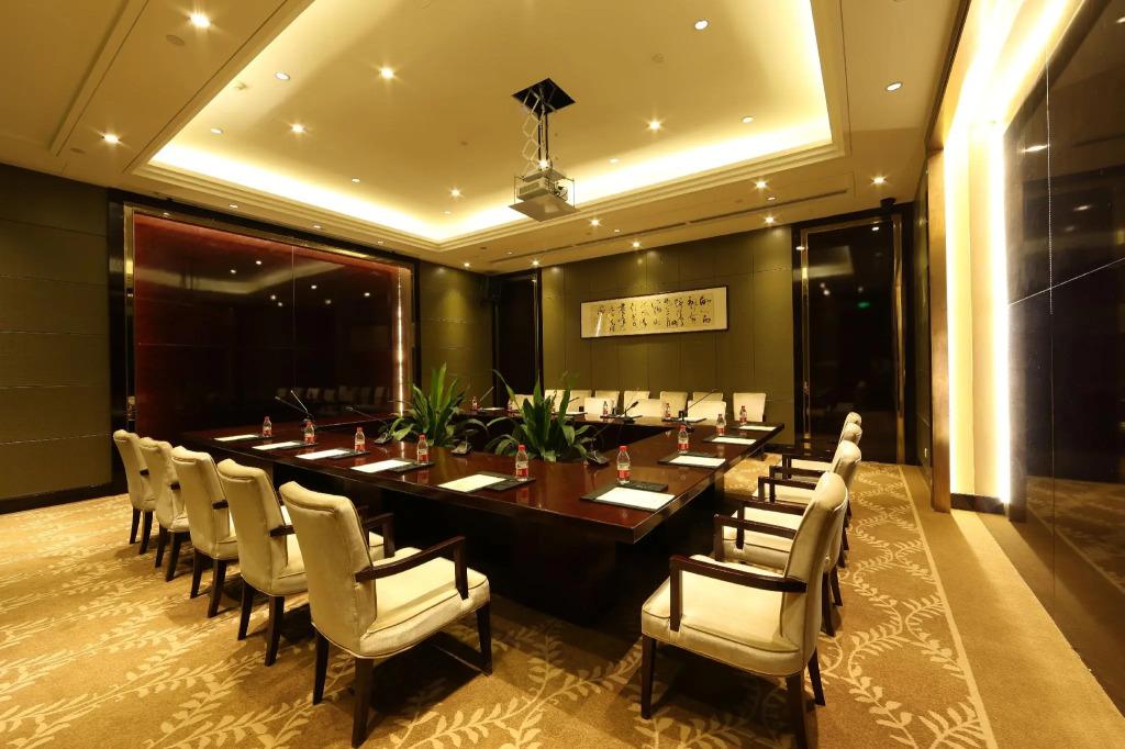 Zhongwei International Holiday Hotel
