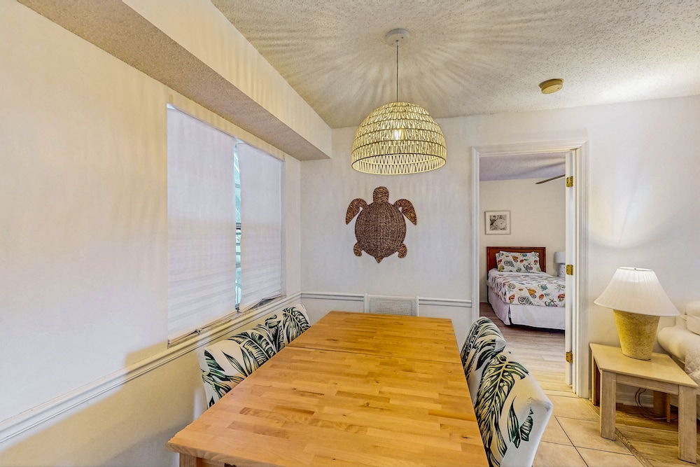 Sea Woods Condo 131 - Coastal Hide Away