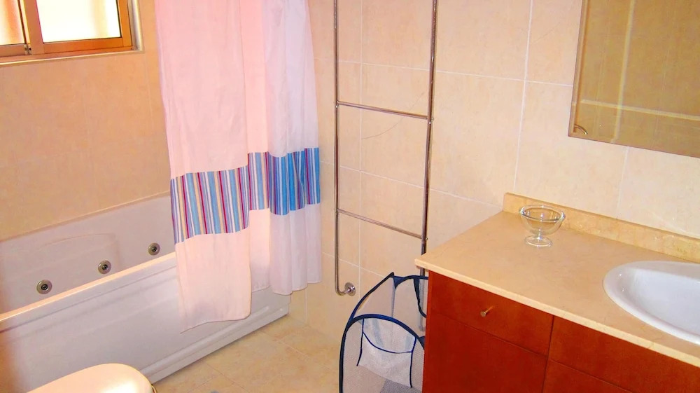 Apartment with 2 Bedrooms in Esposende, with Wonderful Mountain View, Pool Access, Enclosed Garden - 300 M From the Beach