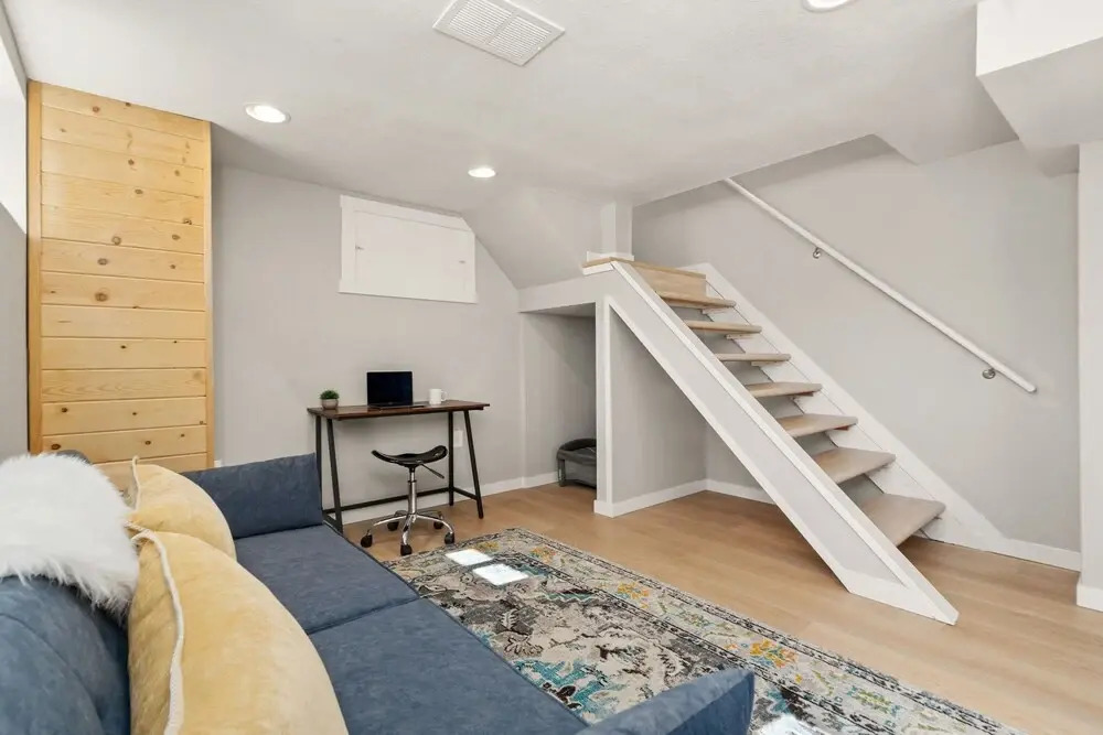 CSU Hideaway King Bd, Backyard Oasis, EV Charger