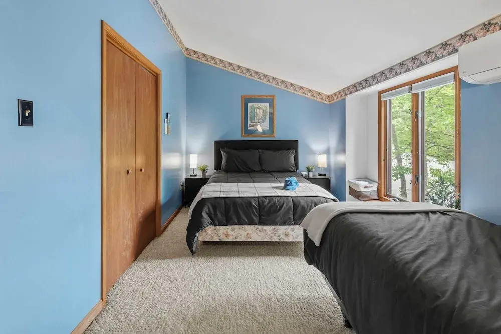 Harmony Ridge by Avantstay Fireplace, Large Deck & Forest Views