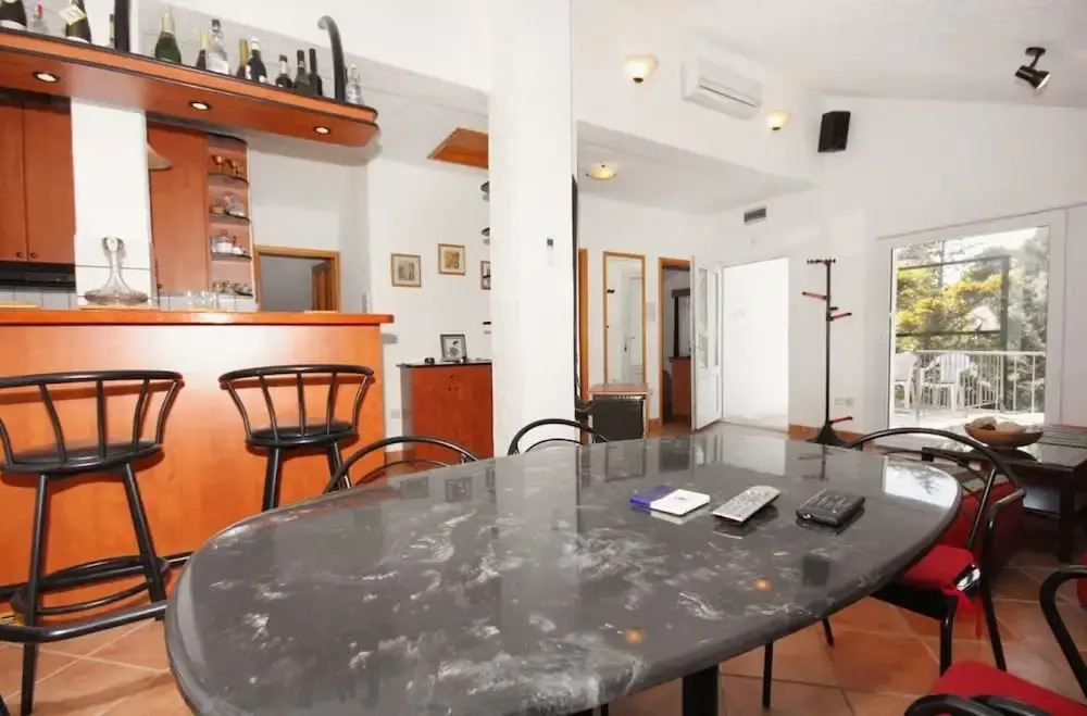 Apartments Rasa
