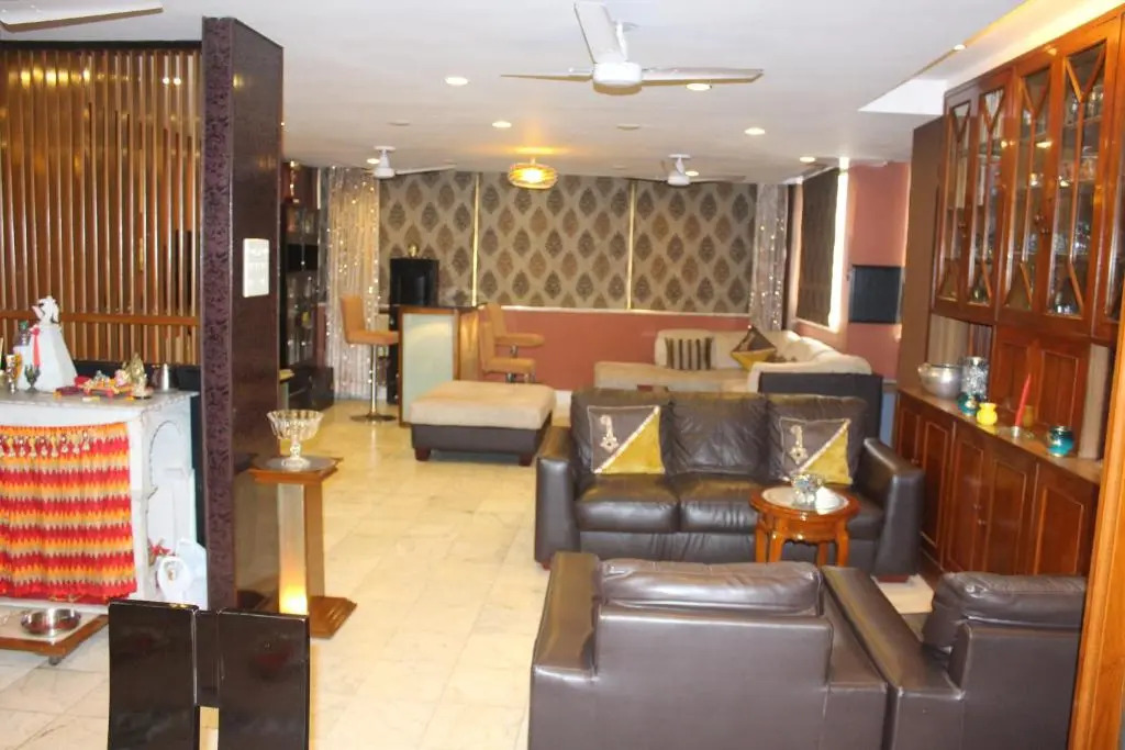 Service Apartments, Park Street, Calcutta
