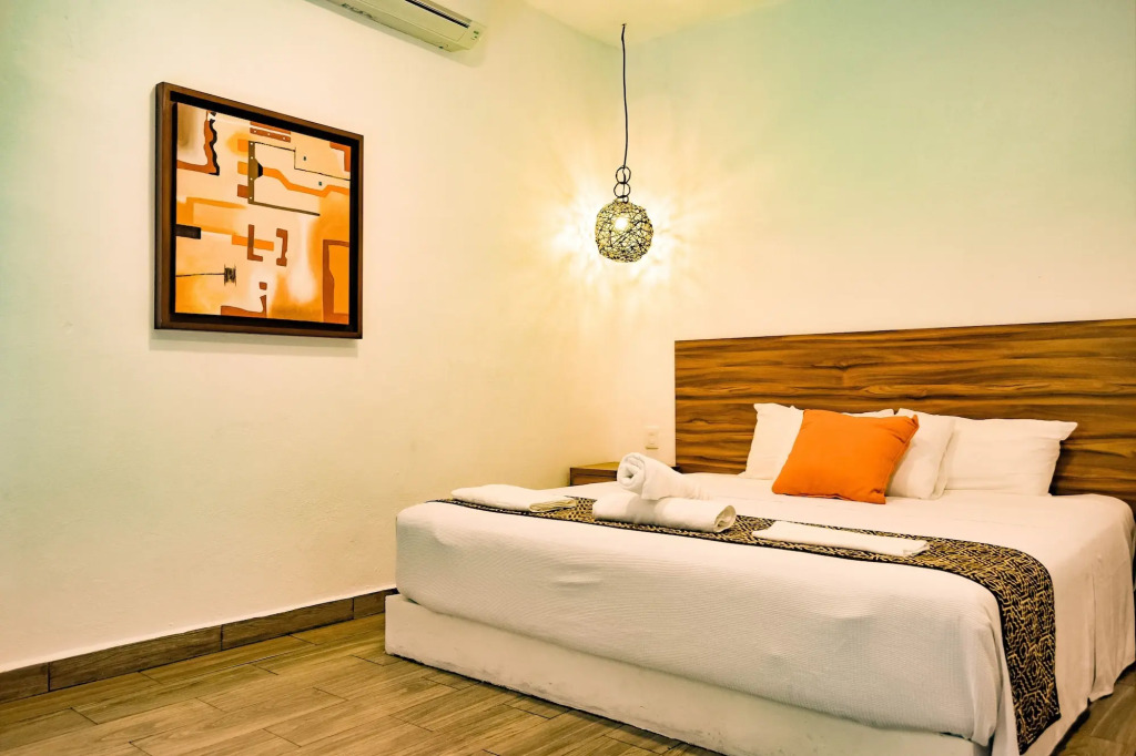 Siesta Fiesta Hotel - 5th Avenue