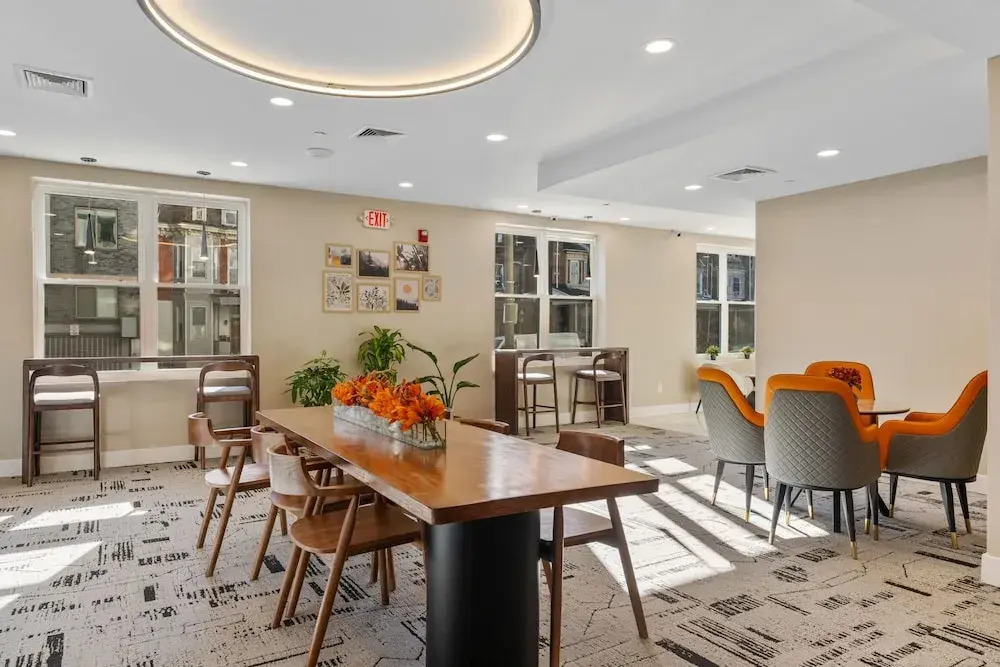 4211 Suites