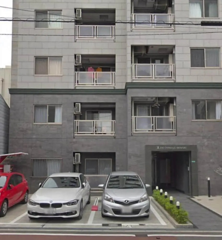 Sunny and Comfortable  Apartment 73