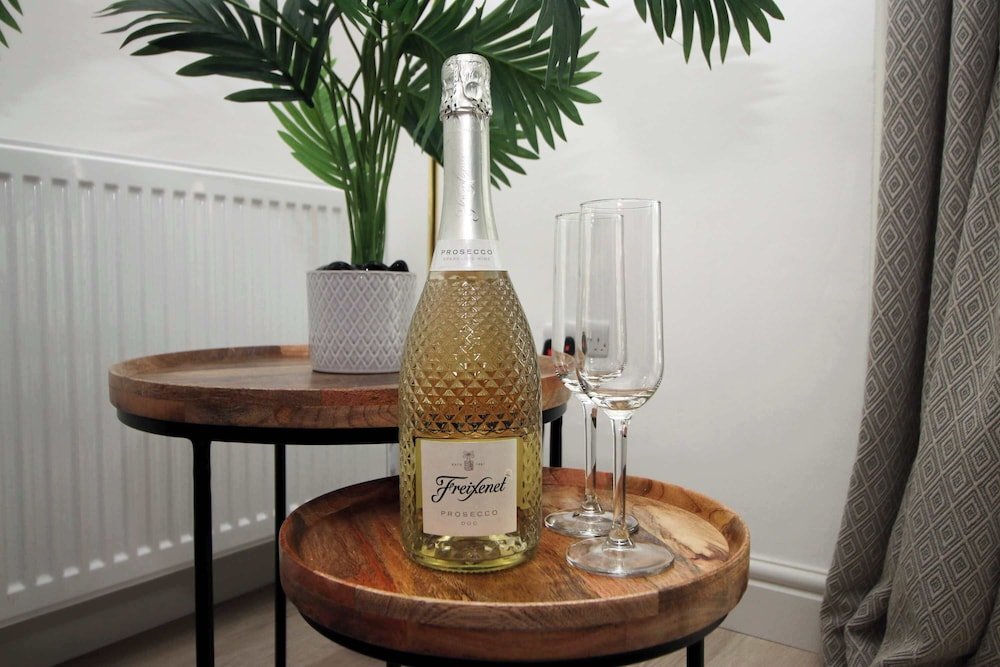 Stylish 3 Bed Home In Bath - Private Parking Wifi