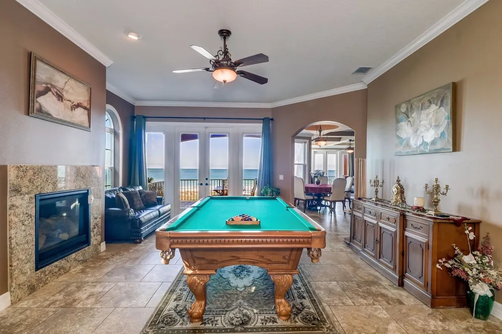 Gulf-front W/ Pool & Direct Beach Access 4 Bedroom Home