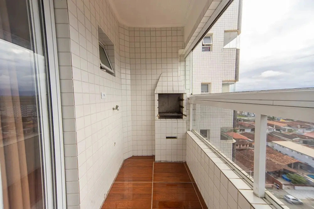 Apartamento Beira Mar com Varanda e Churrasqueira
