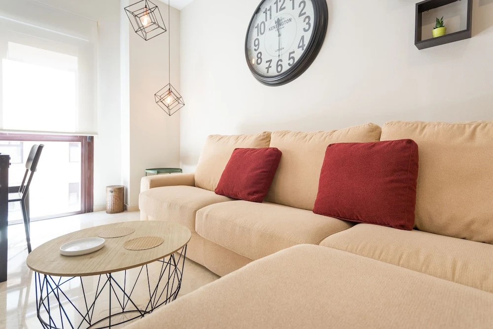 Colon Relax & Quiet Business & Family