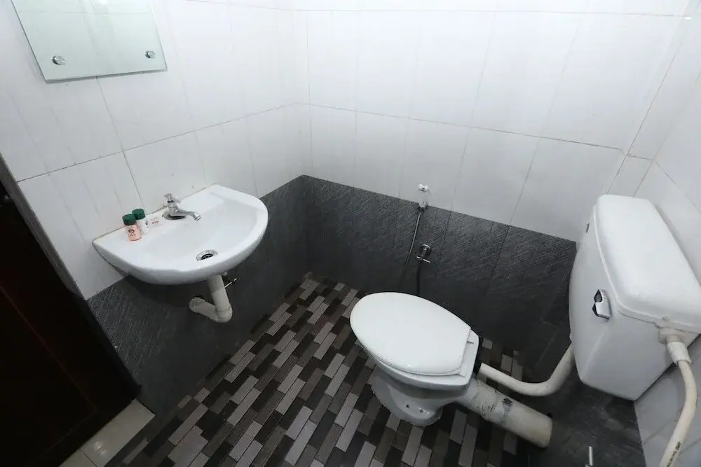 OYO 8843 Taaza Residency