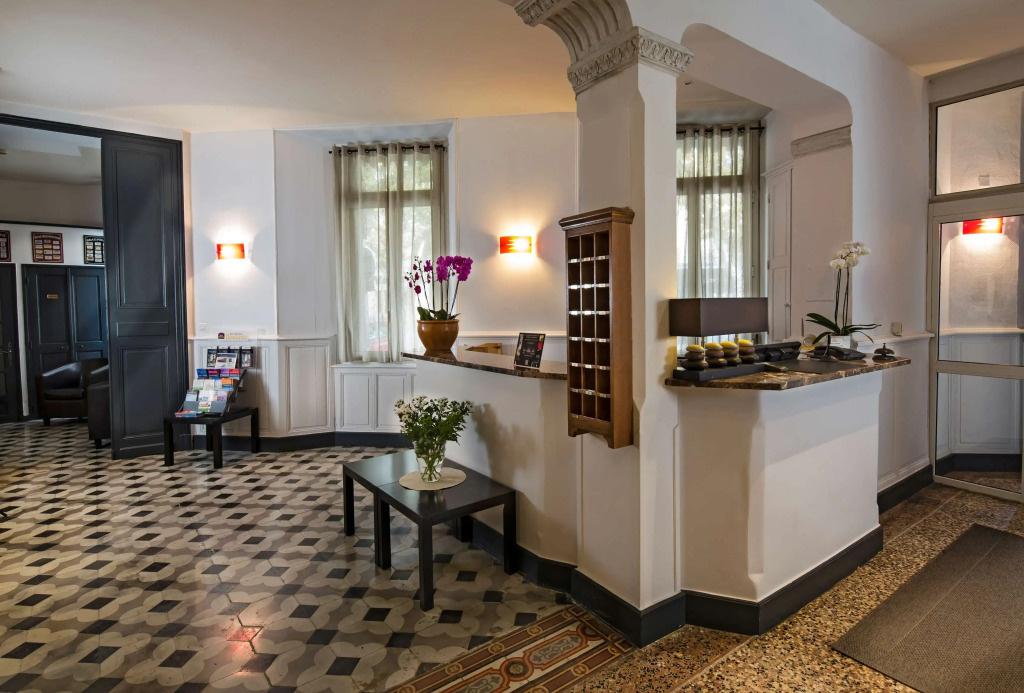 Best Western le Comtadin