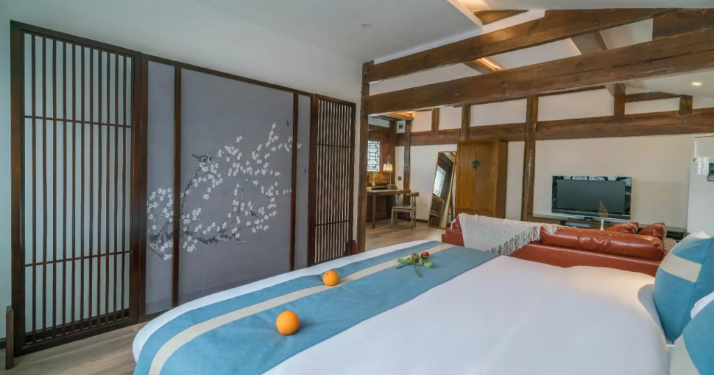 Lijiang Lize Graceland Artistic-Suite Hotel 丽泽雅舍画院客栈木府院