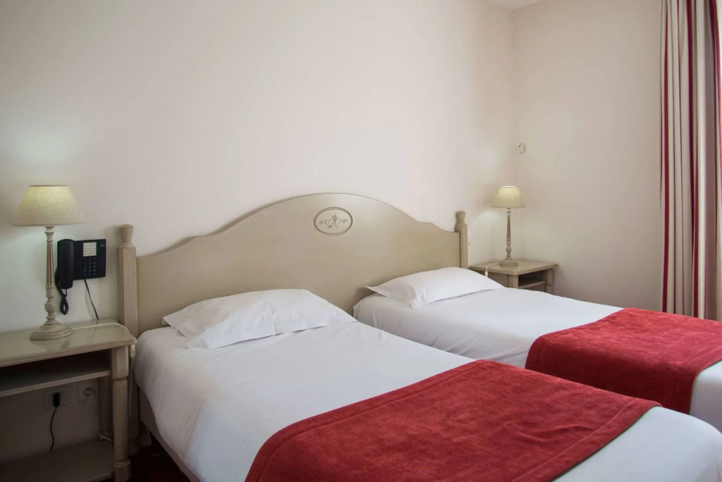 Brit Hotel Du Perche