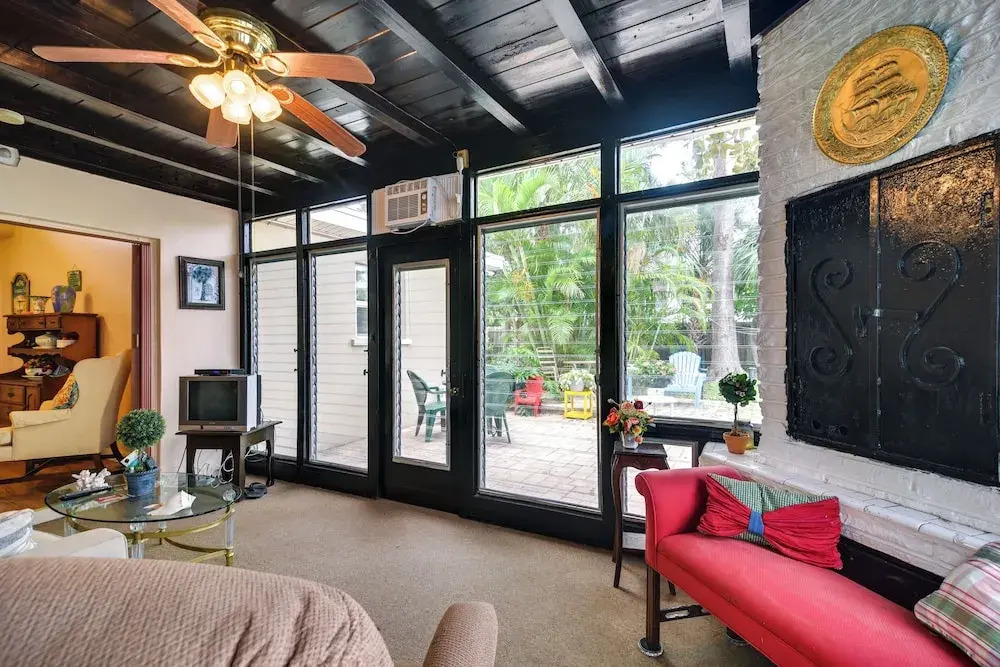 1 Mi to Madeira Beach: Getaway w/ Patio & Grill