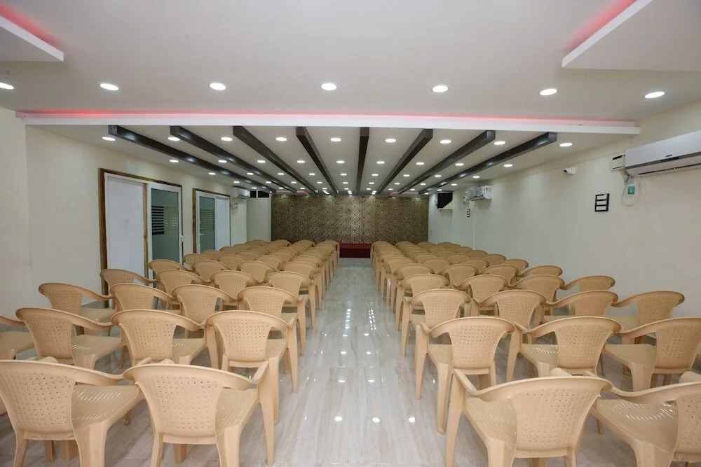 Sai Ramesh Apartments By OYO Rooms
