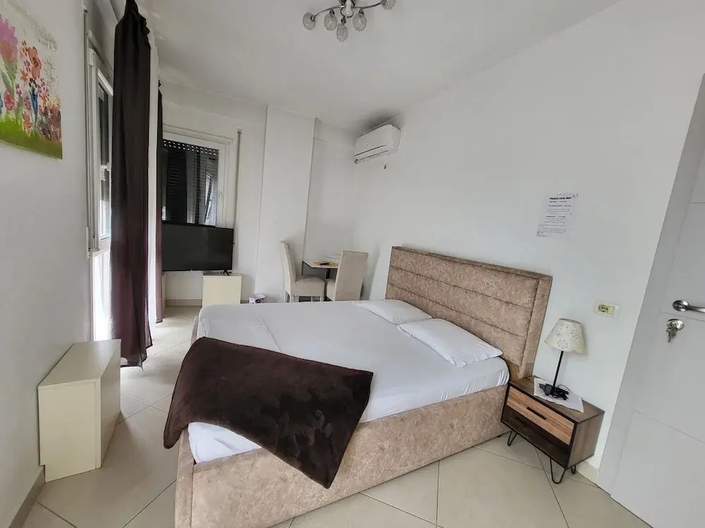 Isabel Rooms