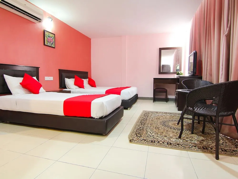Hotel Putra Iskandar by OYO Rooms