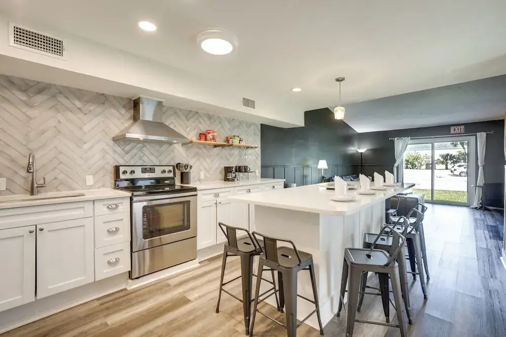 Stylish & Walkable! Pet-friendly St Augustine Gem