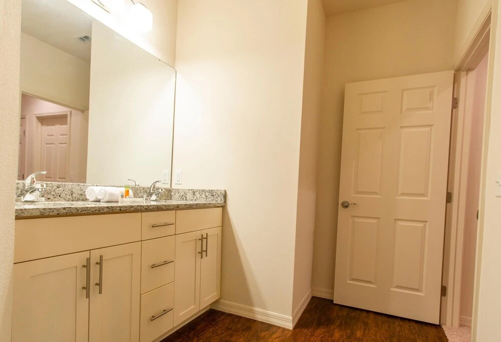 November Special WL 4 Bed 3 Bath Id:273628