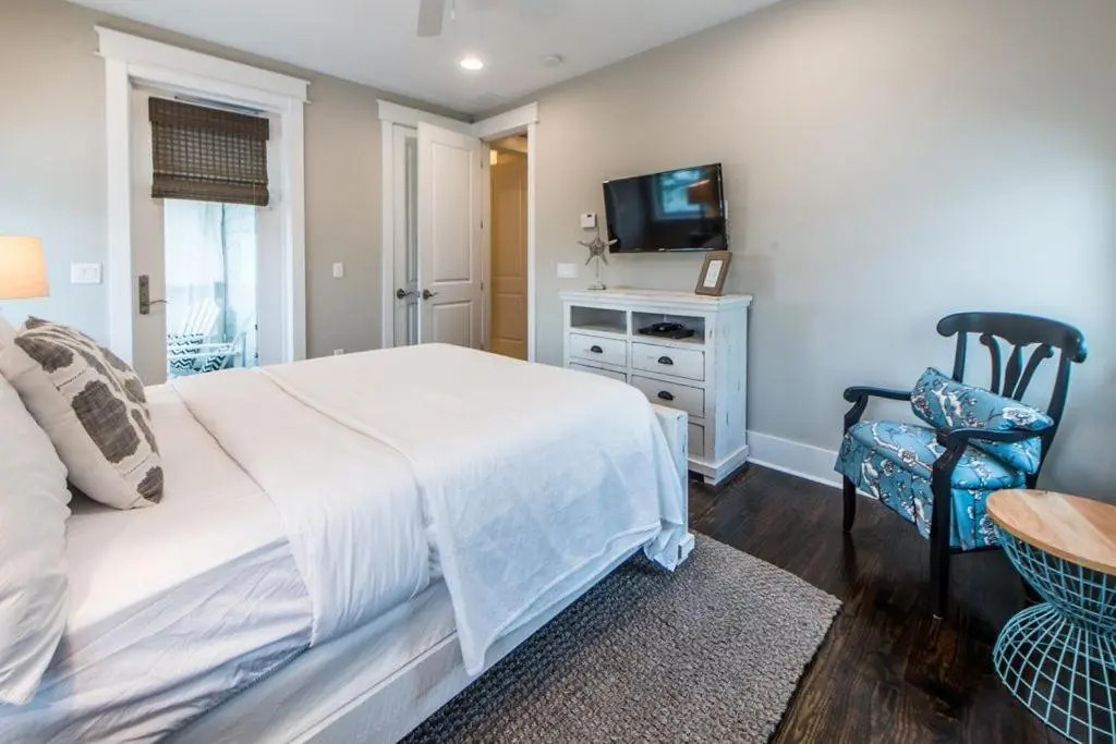 Off the Beachin' Path - 4BR Home with Golf Cart, 4 Bikes and Great Amenities!