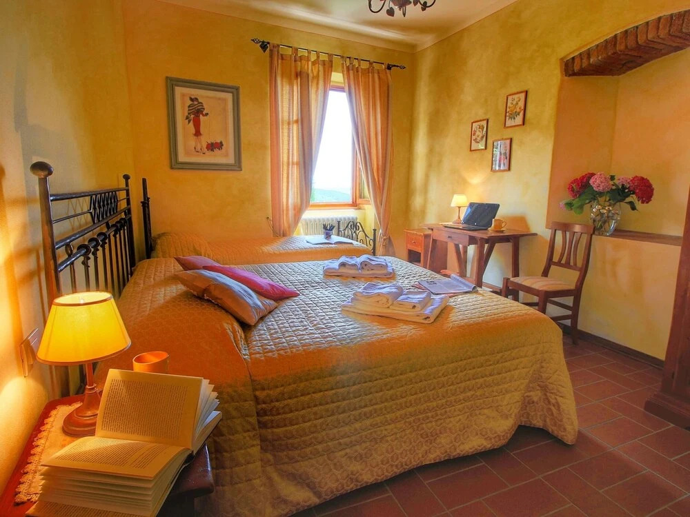 Majestic Farmhouse in Loro Ciuffenna with Pool