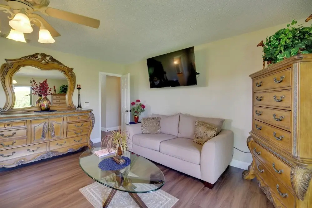 Lakewood Park Retreat on Fairway - 4 Mi to Beach!
