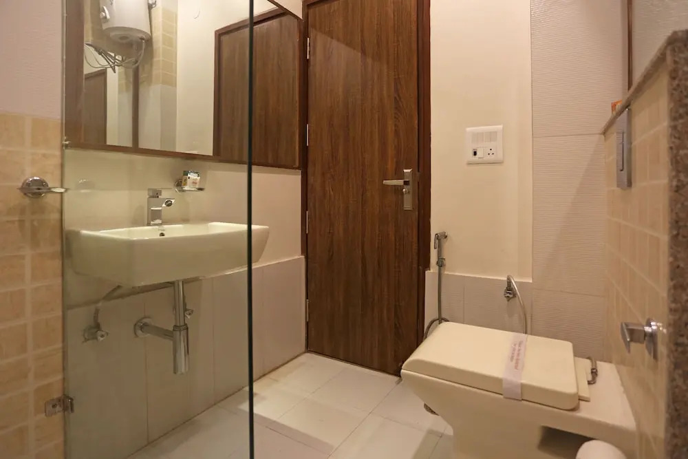 FabHotel Zineb