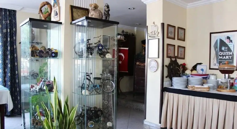 Foca Yali Hotel