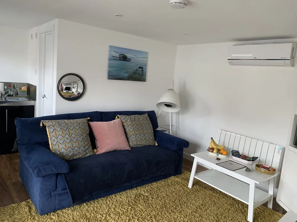Lodge , air con , Free Parking , Mini bar