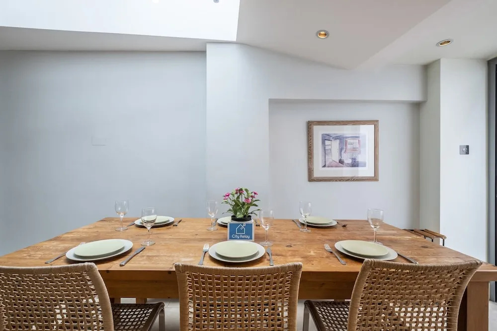 The Stunning Kenway Road House - AJE