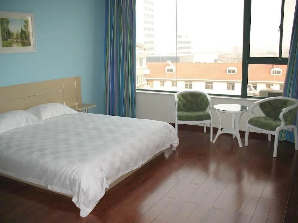 Super 8 Hotel Yizheng ShiDaiGuangChang