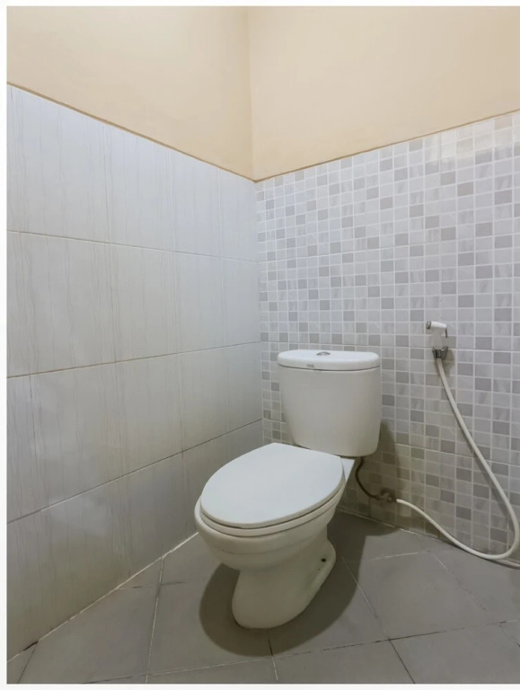 DWaru Homestay Syariah near Jl Slamet Riyadi Mitra RedDoorz
