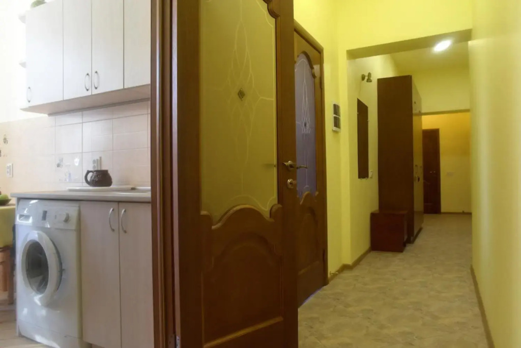 Apartment on Voloshyna