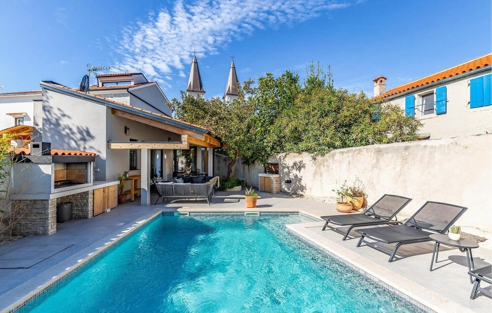 Amazing Home In Medulin