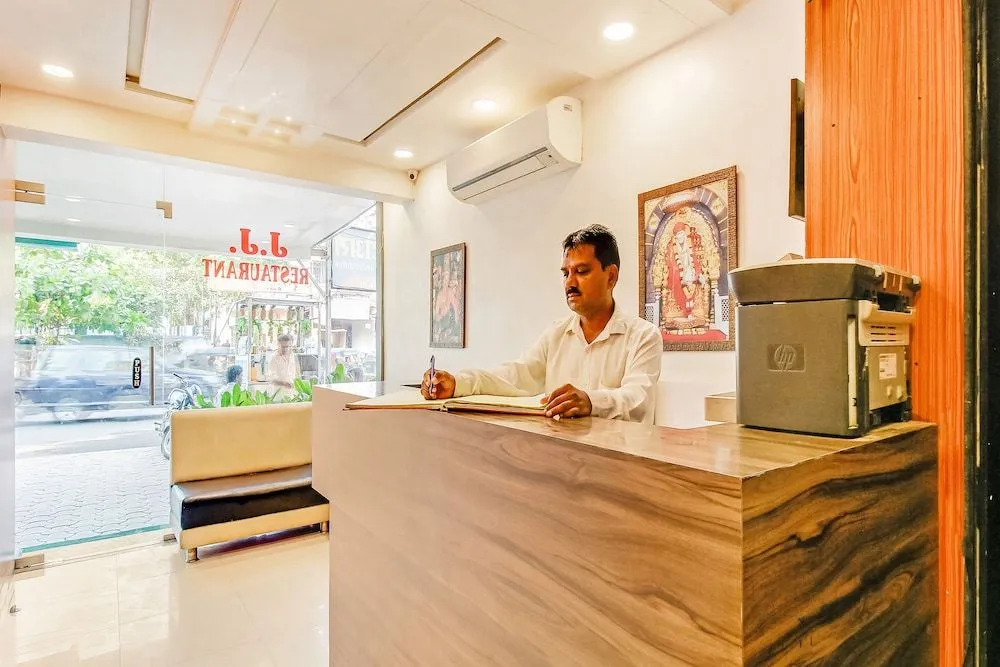 OYO 30764 Hotel Jj International