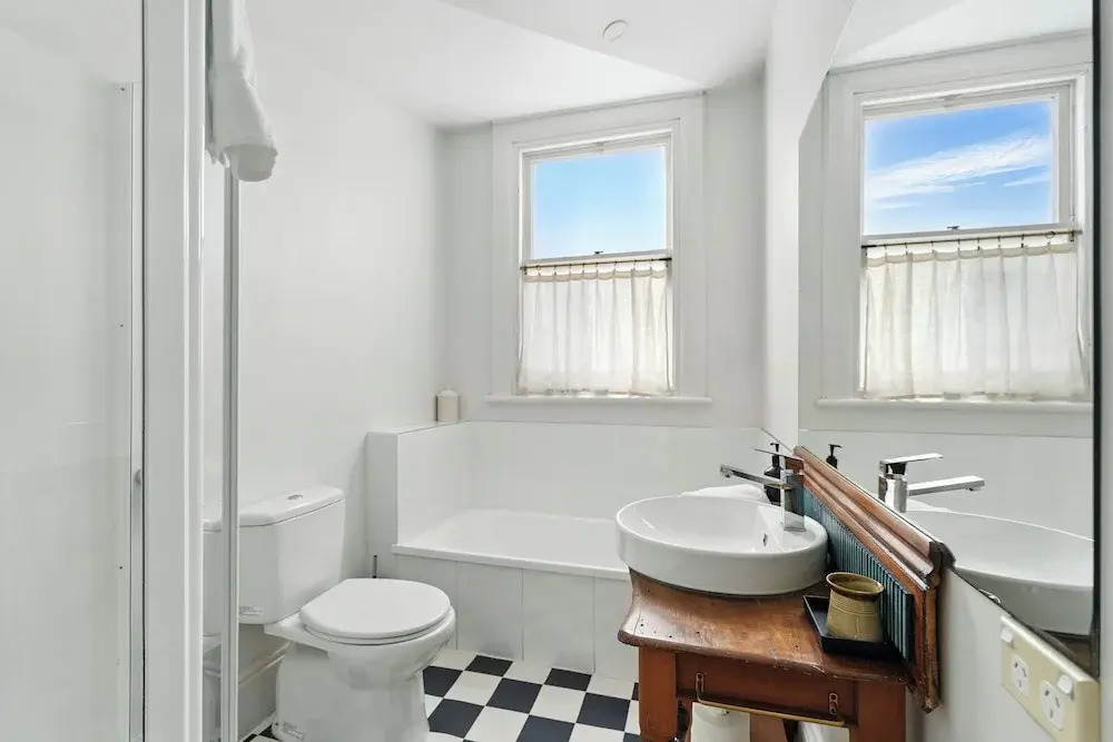 3 Bedroom House - Sandy Bay
