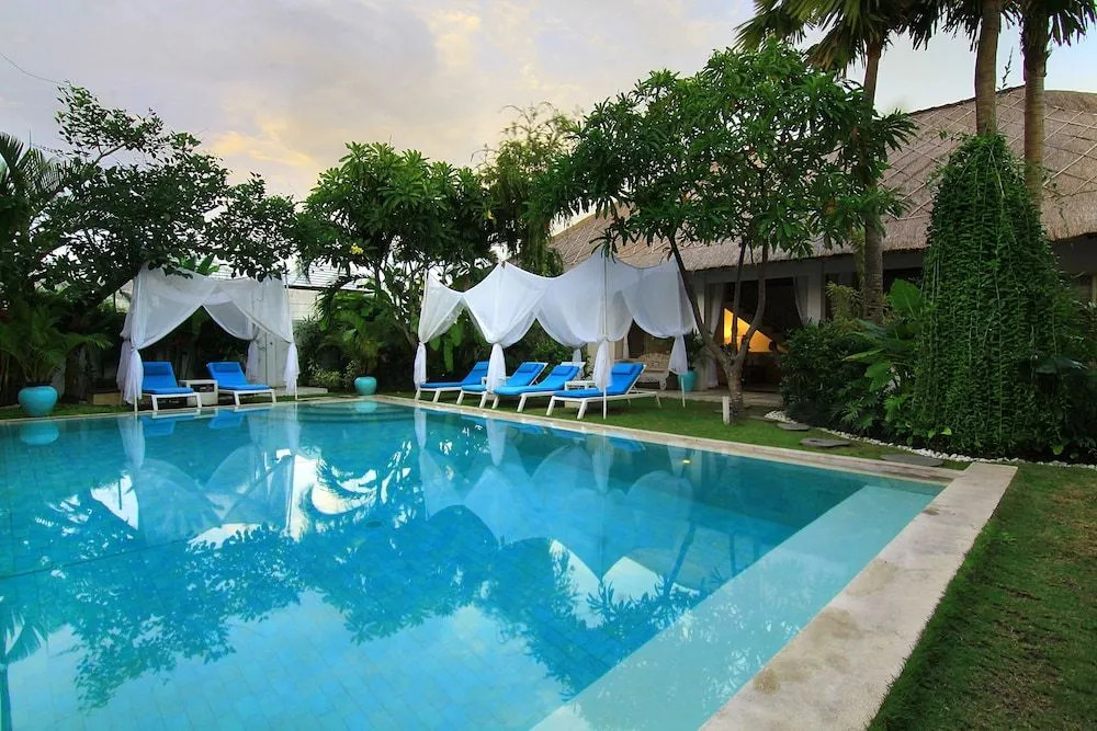 La Cabana Hotel and Villas