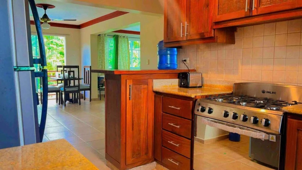 Lovely 2 Bedroom Condo With Pool And Hot Water
