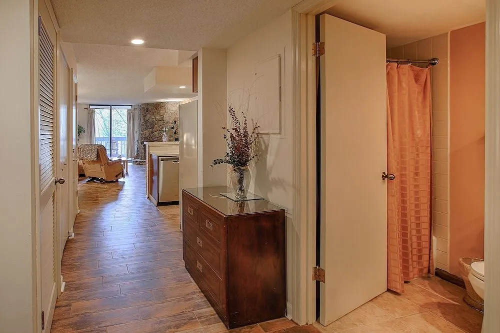 Falling Waters - 1 Br Condo