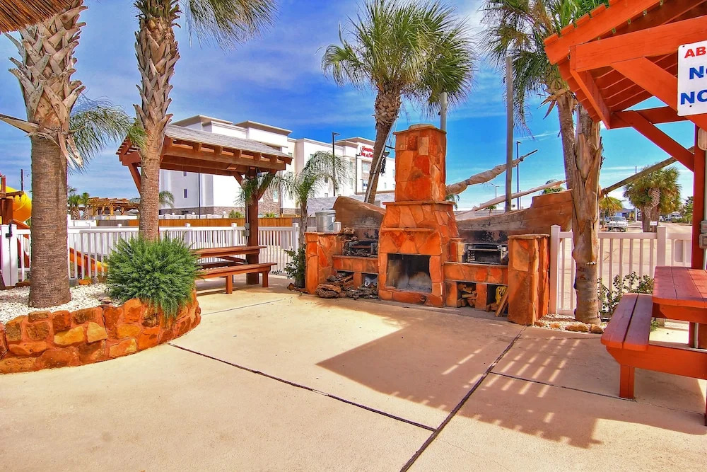 Gone Coastal - 3 Br Condo
