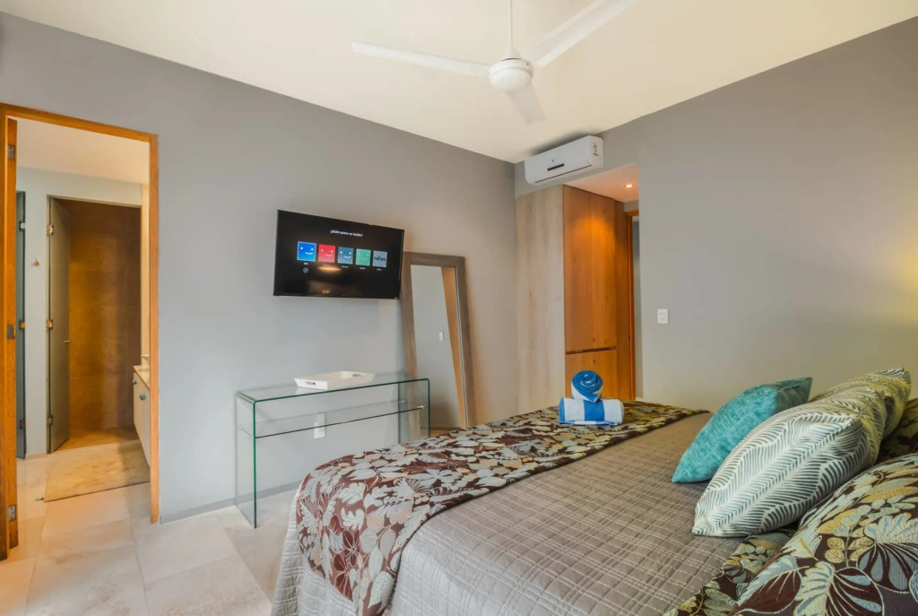 NEW LUX 2BR Balcony Dream Location Pool Shops