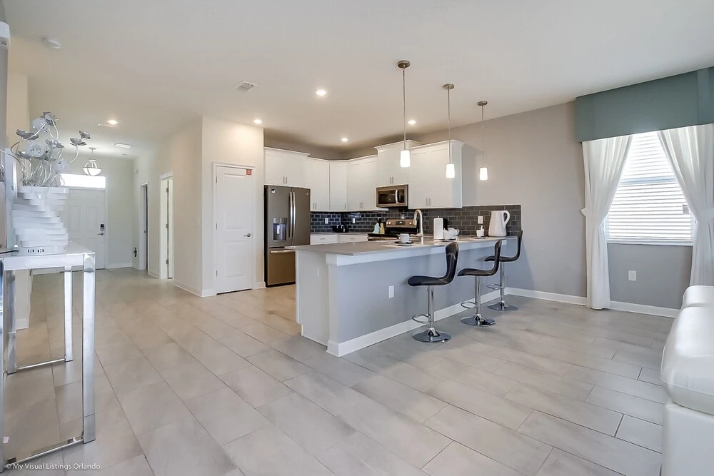 8915 Stinger Drive